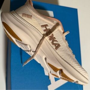 HOKA  running shoes for woman! Beautiful color